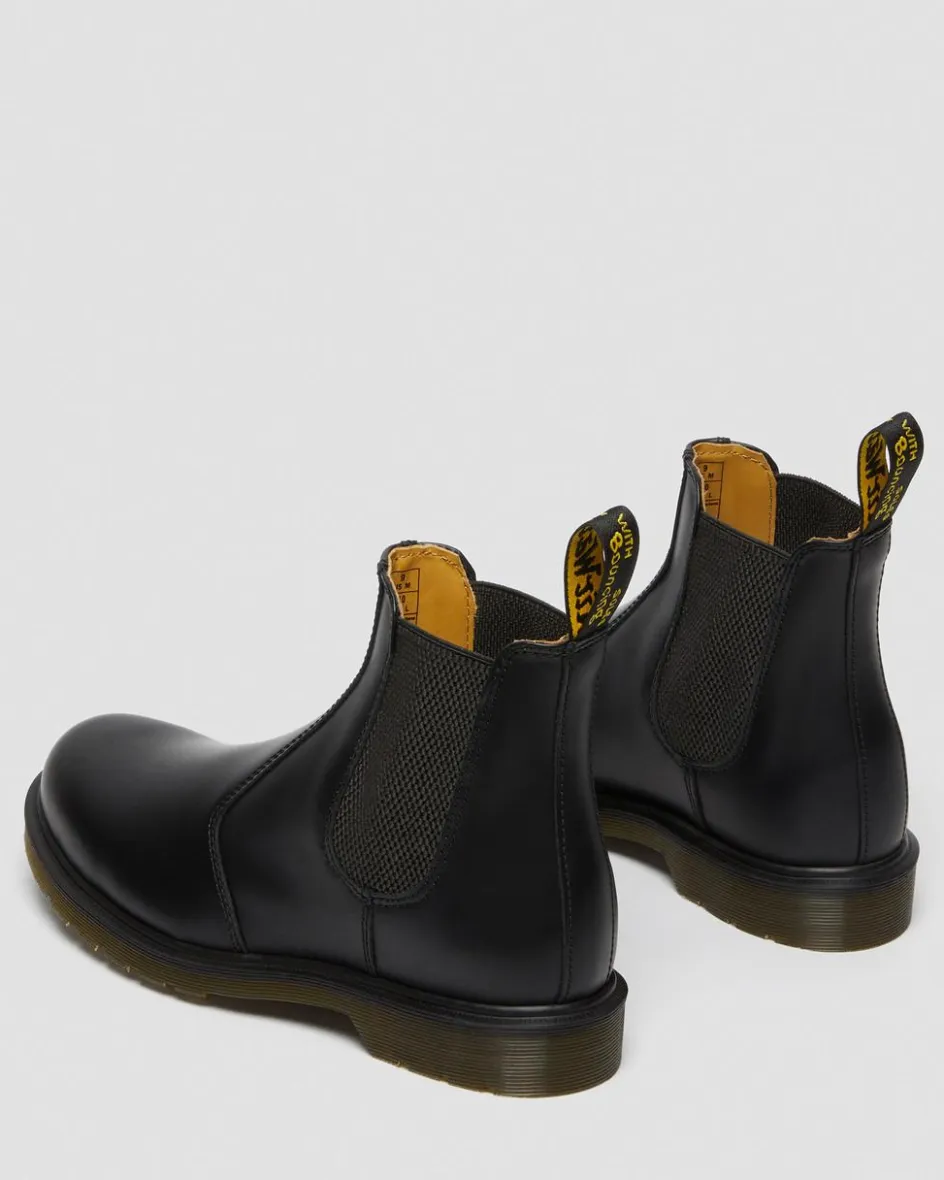 Dr. Martens Last Chance Styles*2976 Smooth Leather Chelsea Boots in Black Black — Smooth Leather