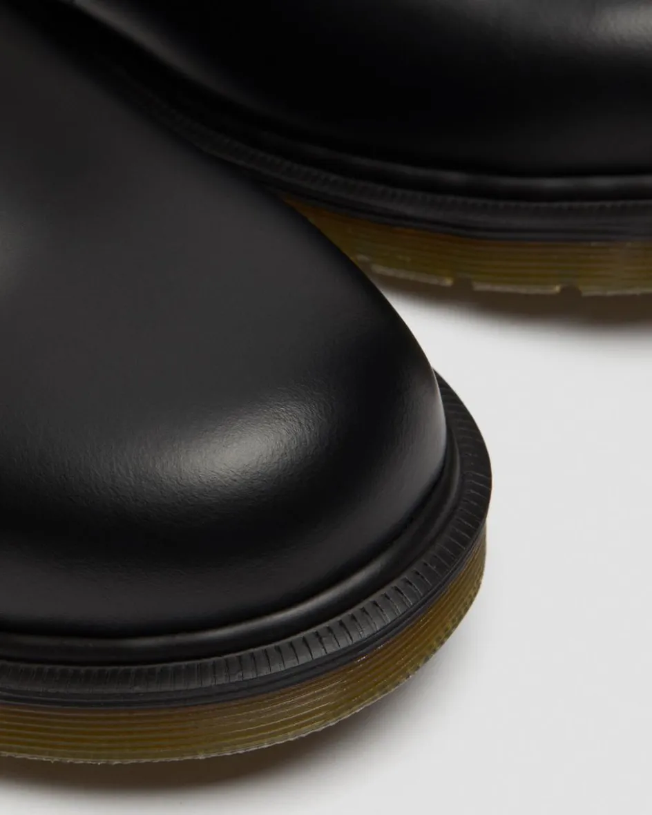 Dr. Martens Last Chance Styles*2976 Smooth Leather Chelsea Boots in Black Black — Smooth Leather