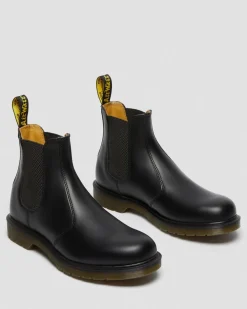 Dr. Martens Last Chance Styles*2976 Smooth Leather Chelsea Boots in Black Black — Smooth Leather