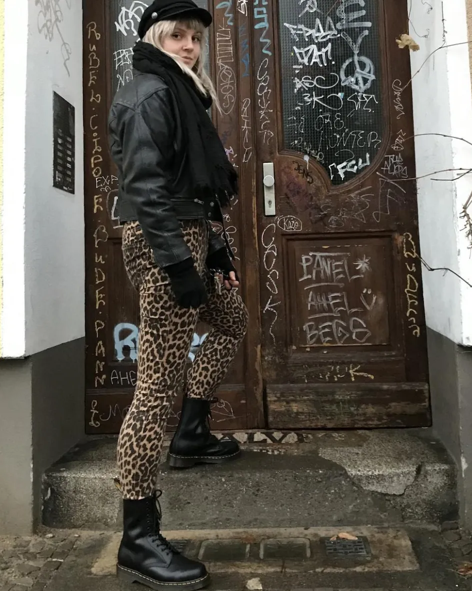 Dr. Martens Originals|Tall And Knee High Boots*1490 Smooth Leather Mid Calf Boots in Black Black — Smooth Leather