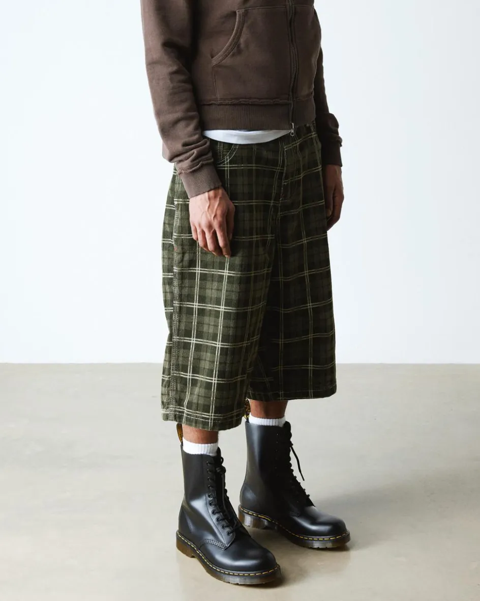 Dr. Martens Originals|Tall And Knee High Boots*1490 Smooth Leather Mid Calf Boots in Black Black — Smooth Leather