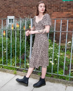 Dr. Martens Originals|New And Featured*2976 Women's Virginia Leather Chelsea Boots in Black Black — Virginia