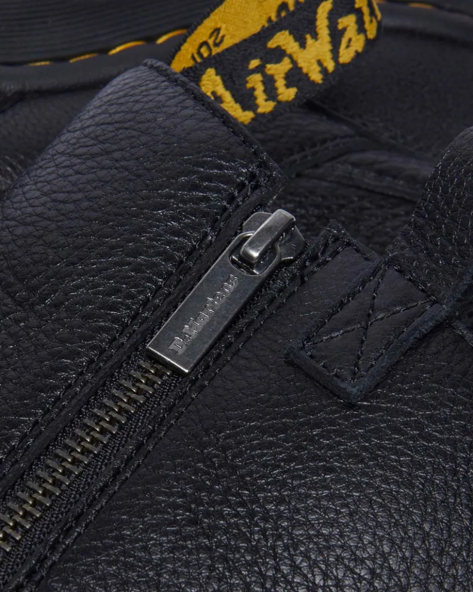 Dr. Martens Last Chance Styles*DMXL Rigger leather boots in Black Black — Lunar